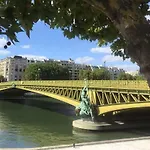 Vue Sur La Tour Eiffel, Agreable T2 Apartment Paris
